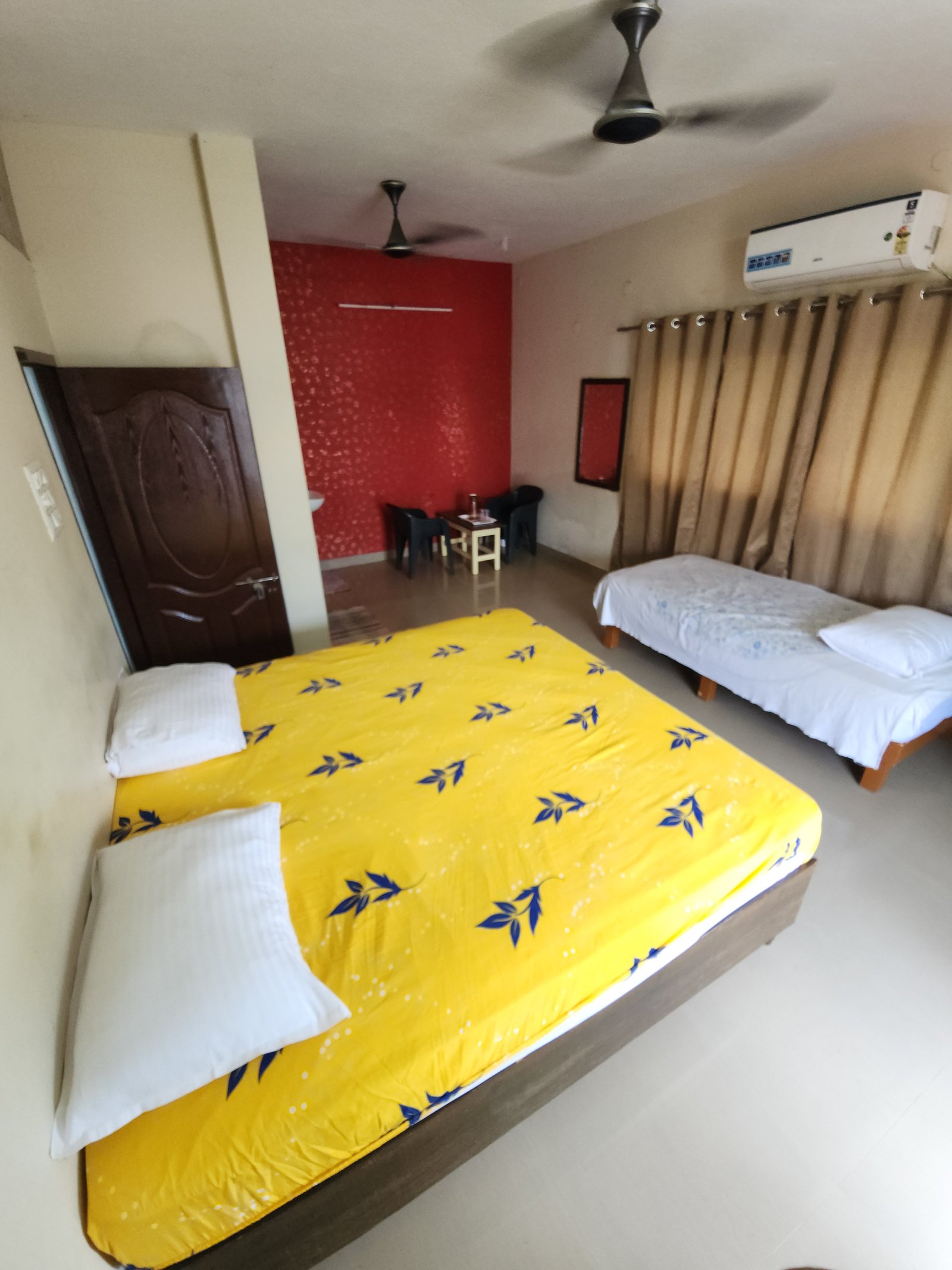 Deluxe Room 2