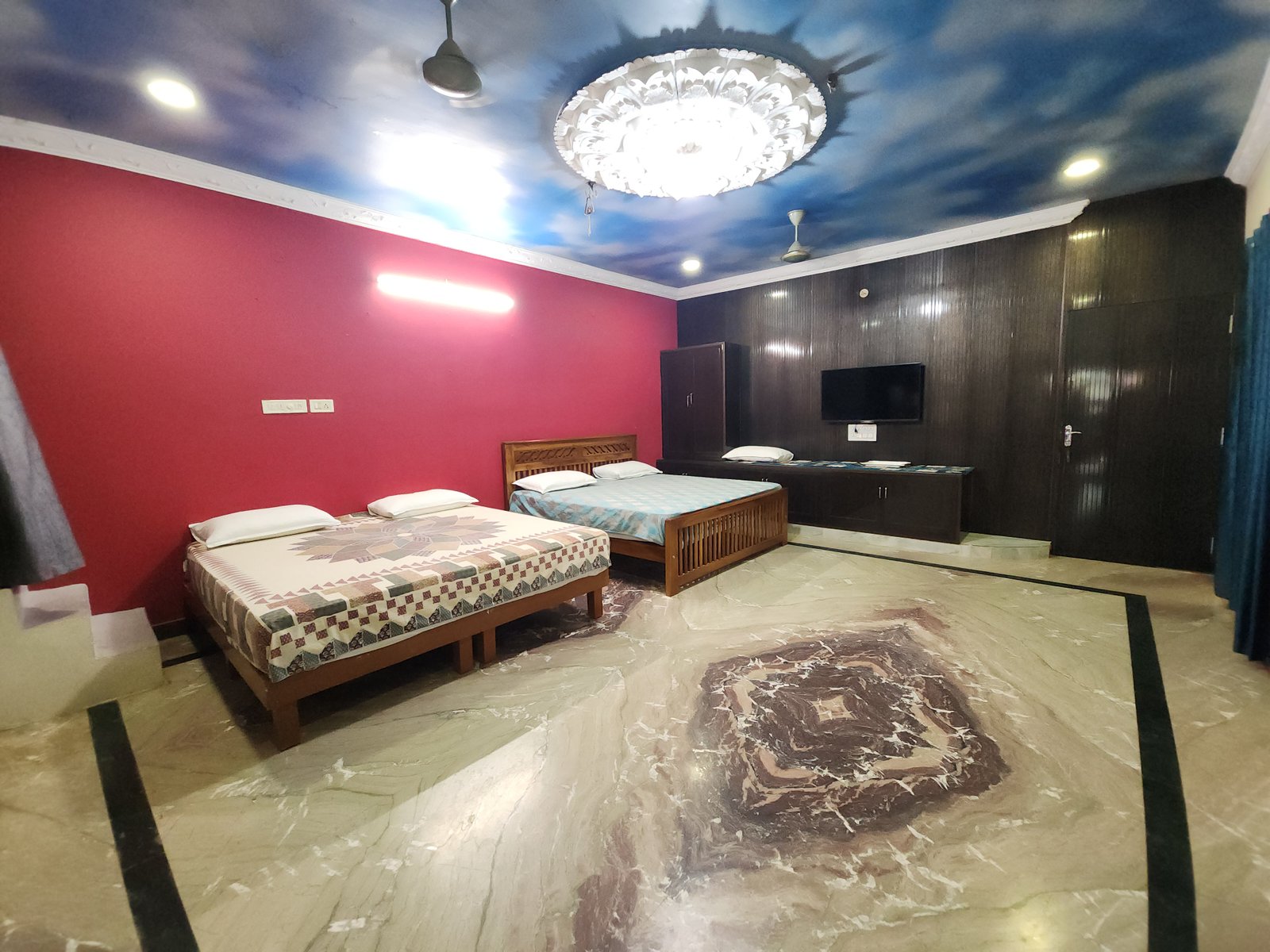 Deluxe Room 1